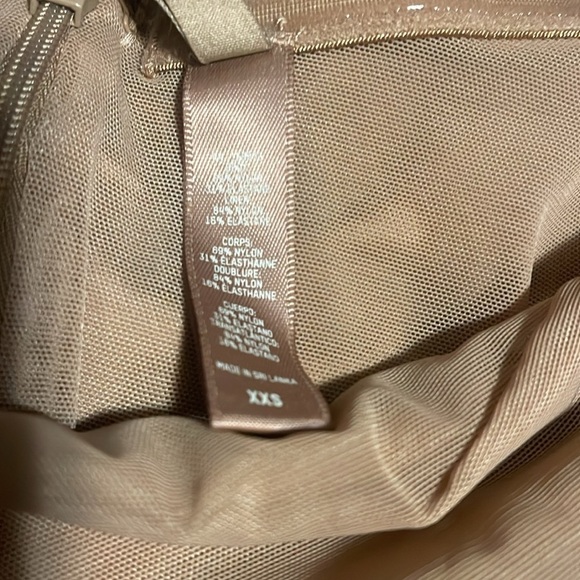NWT SKIMS Tan Full Body Shapewear with Seamless Design Compression Effect XXS - Picture 5 of 5